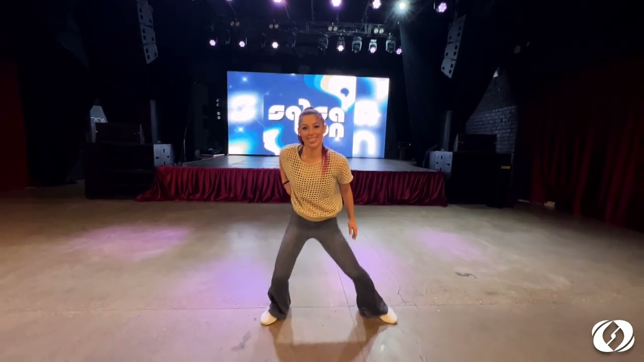 Julia, SALSATION® presenter
